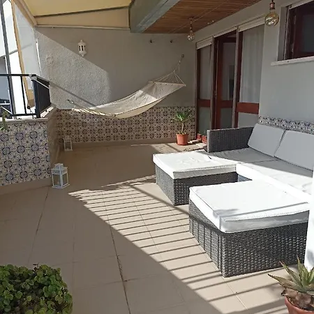 Apt With Terrace And Great View, Near The Ocean.